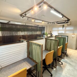 モニター席もあり、PC学習にも最適